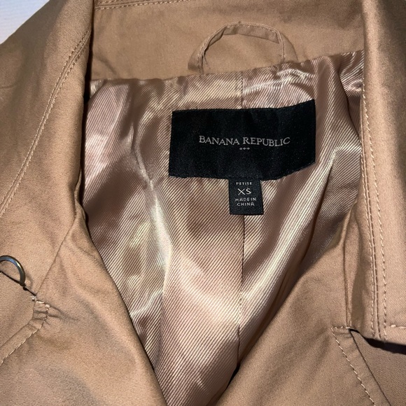 Banana Republic Giovana Twill Trench - Picture 7 of 9